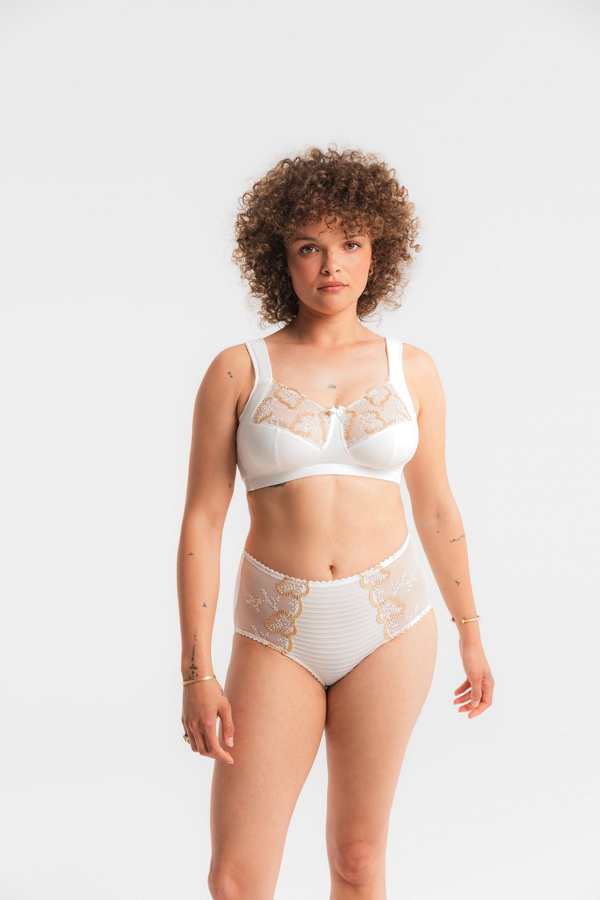 Louisa Bracq-Élise soutien-gorge emboîtant sans armature nacre/or