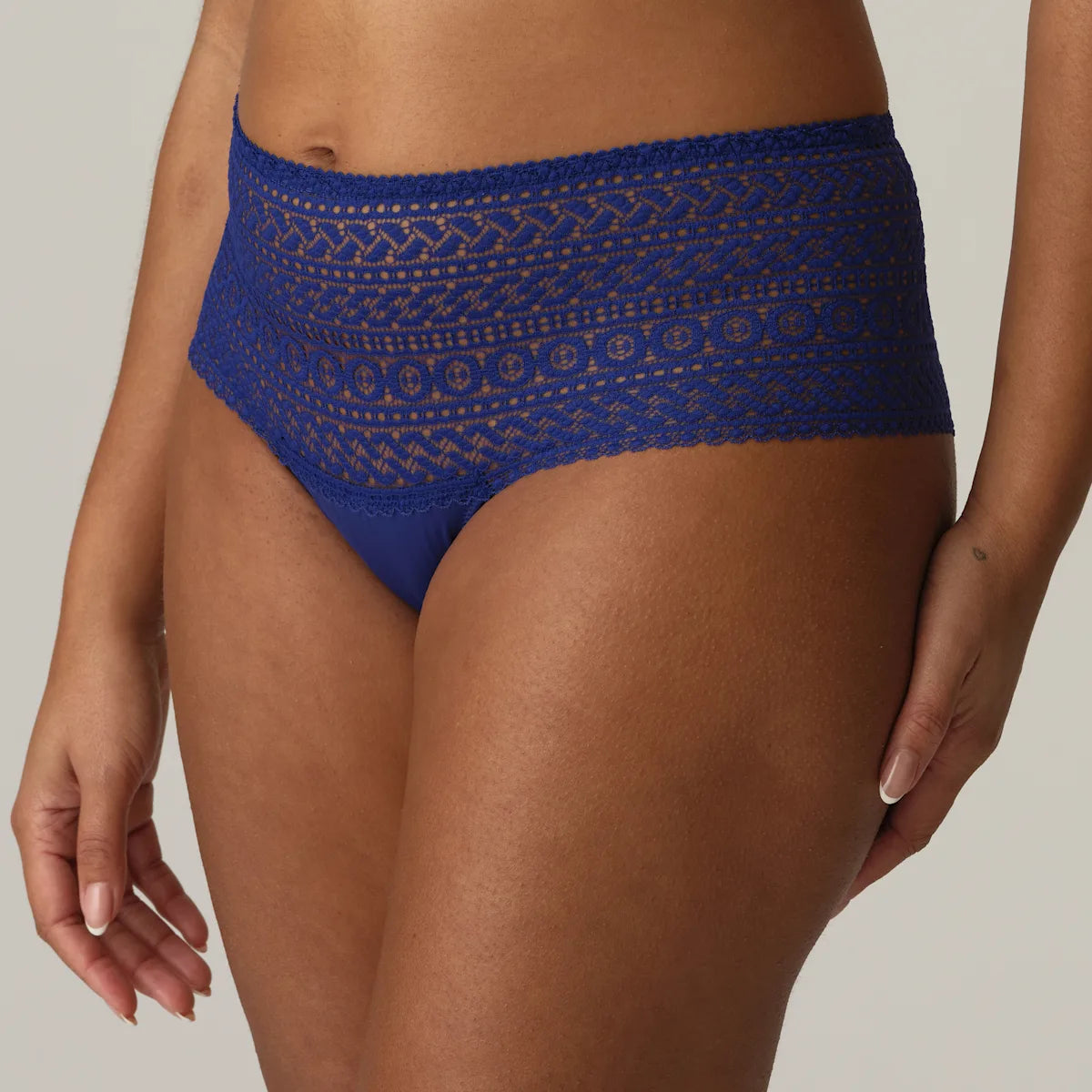 Primadonna-Montara string luxueux lazurite